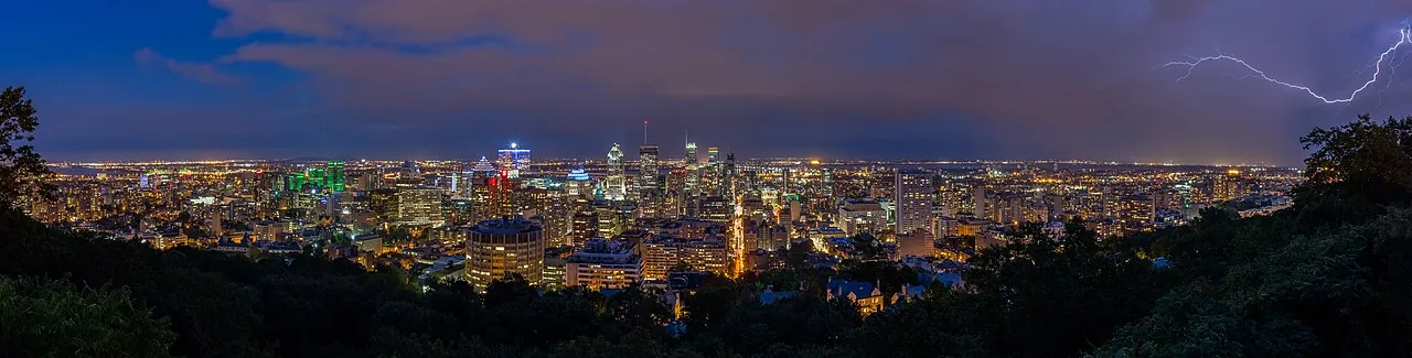 Vista de Montreal desde el Monte Royal, Canadá, 2017-08-12, DD 126-137 HDR PAN in Montreal, Quebec